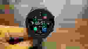 The OnePlus Watch 2R displaying 3:51pm.