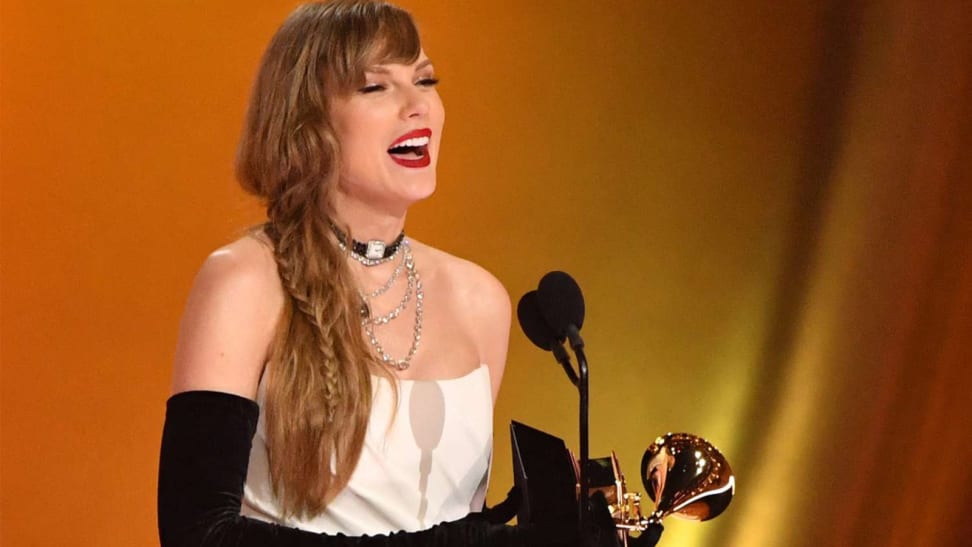 Taylor Swift accepting Grammy