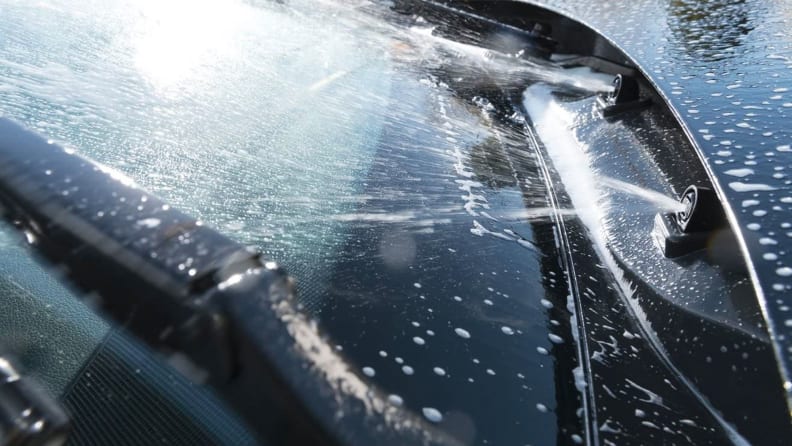 Things you should always have in your car this winter - Reviewed