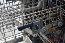Samsung DW80J7550US—Height Lever