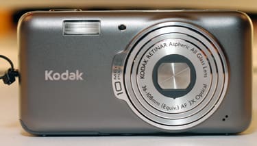 Kodak Easyshare V1003 10 MP Digital Camera with 3xOptical Zoom (Midnight  Black)