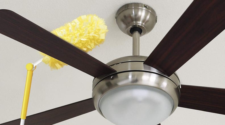 Extendable duster cleaning ceiling fan blades