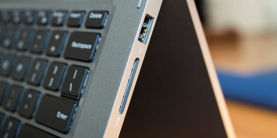 Dell Inspiron 13 5000 2-in-1 right ports