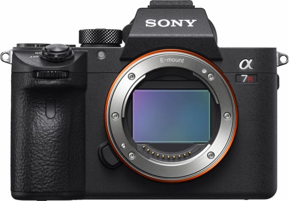 Product Image - Sony Alpha a7R III