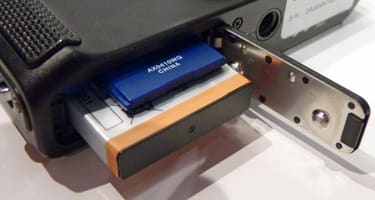 SAMSUNG-TL350-battery.jpg