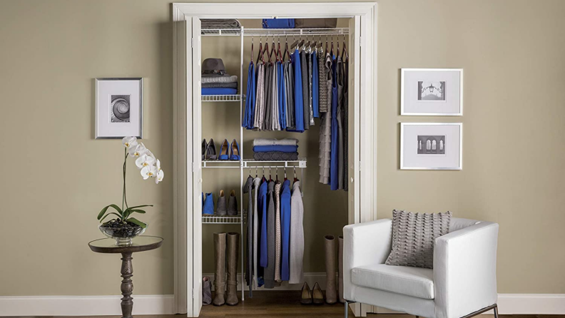 Rubbermaid closet