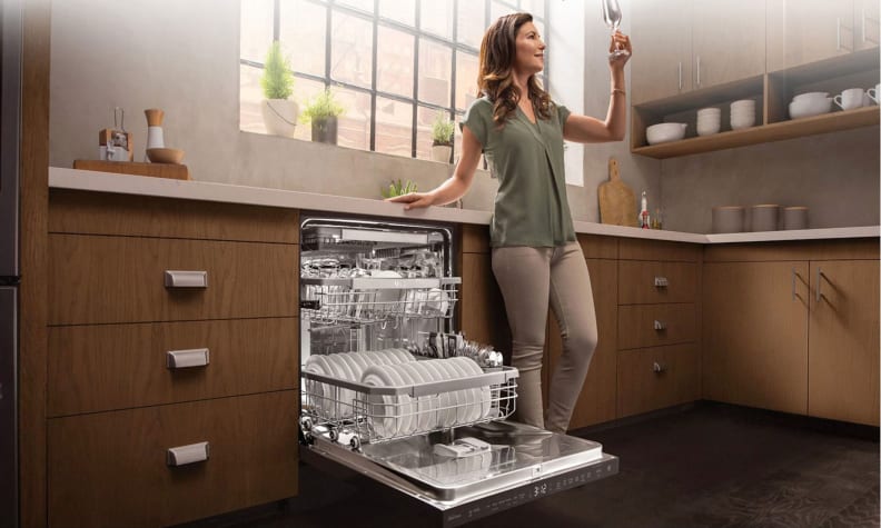 The LG LDF5455ST dishwasher
