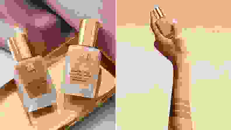 左边，两瓶来自Estée兰黛的粉底放在金盘上。在右边，用手臂拿着不同肤色的样本，举着Estée兰黛粉底瓶。