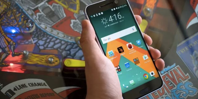 HTC 10 In Hand
