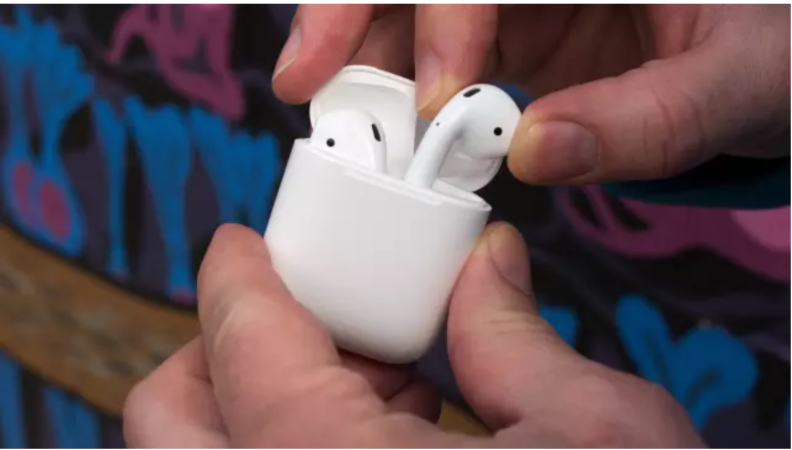 Oprah's Favorite Things 2018 - Apple Airpods