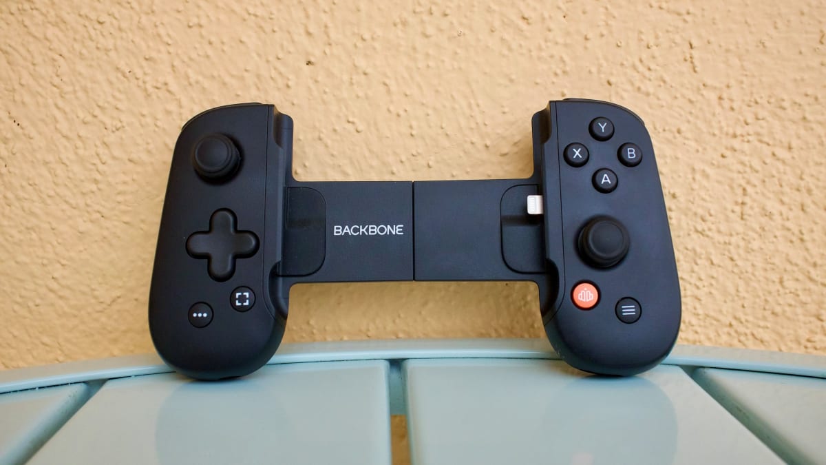 Backbone’s One controller turns your iPhone into an excellent mobile console