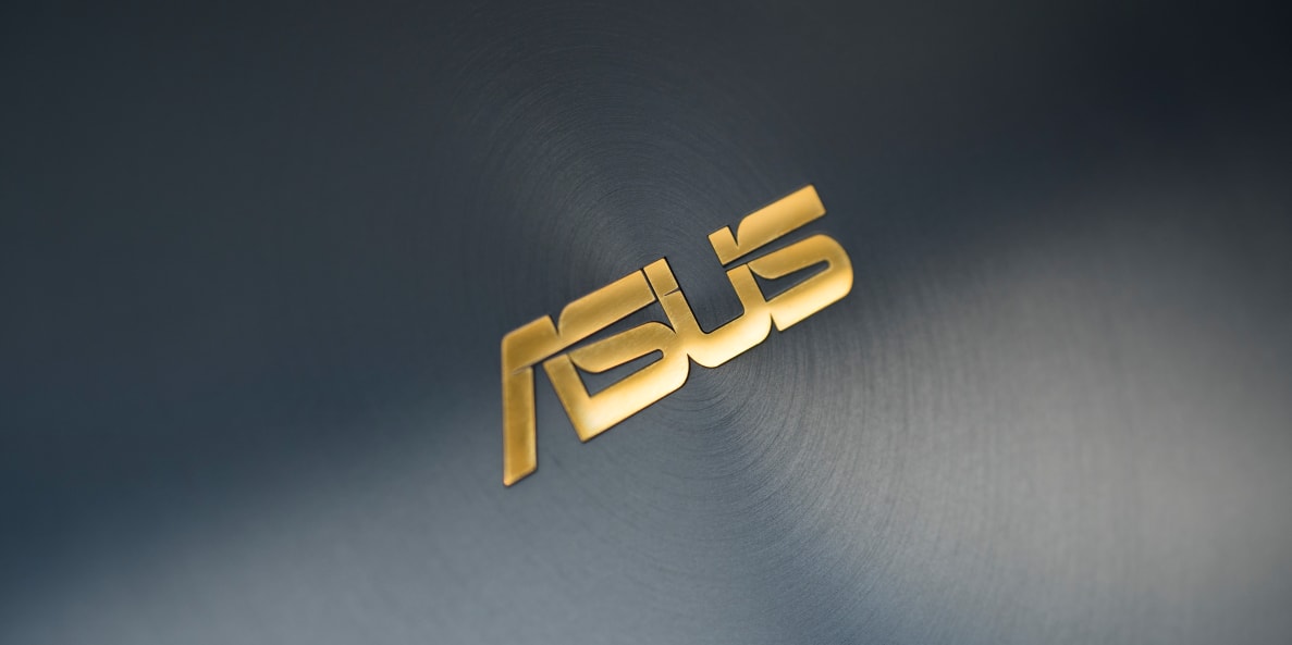 Asus ZenBook 3 Logo