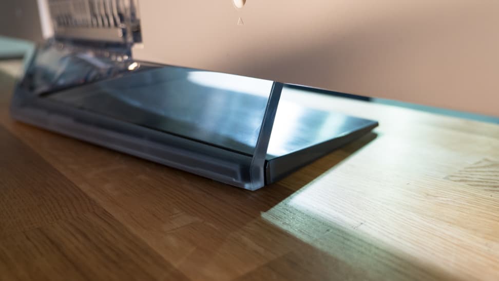 LG OLED55B7A Stand 2