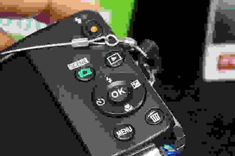 The Nikon Coolpix L32 has just a basic control scheme that should be familiar to users of previous low-end Coolpix cameras.