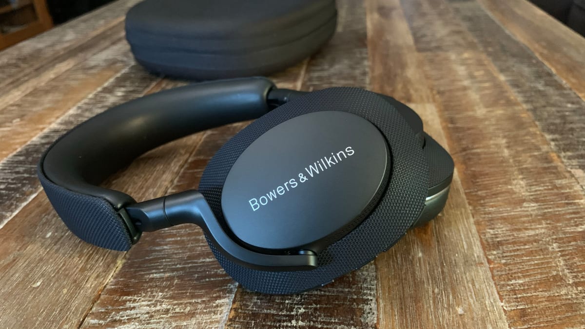 Bowers & Wilkins Px7 S2 Wireless Noise Cancelling Headphone Review