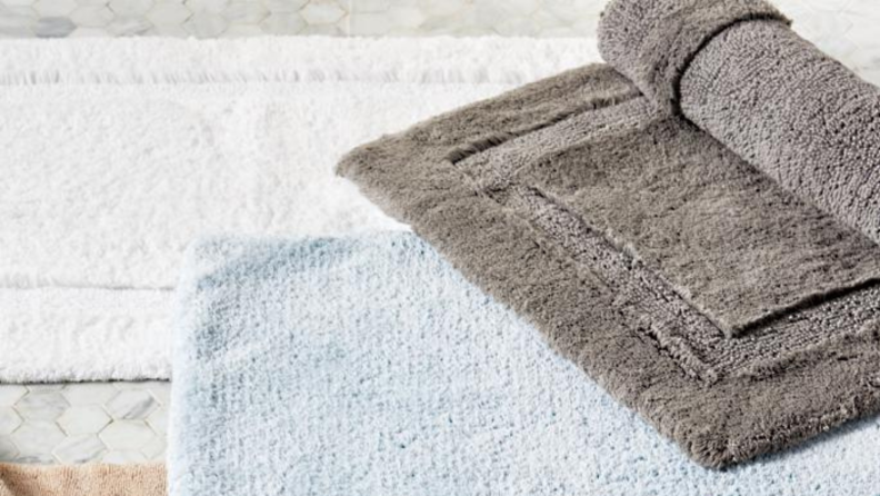 Best wedding gifts: Bath mat