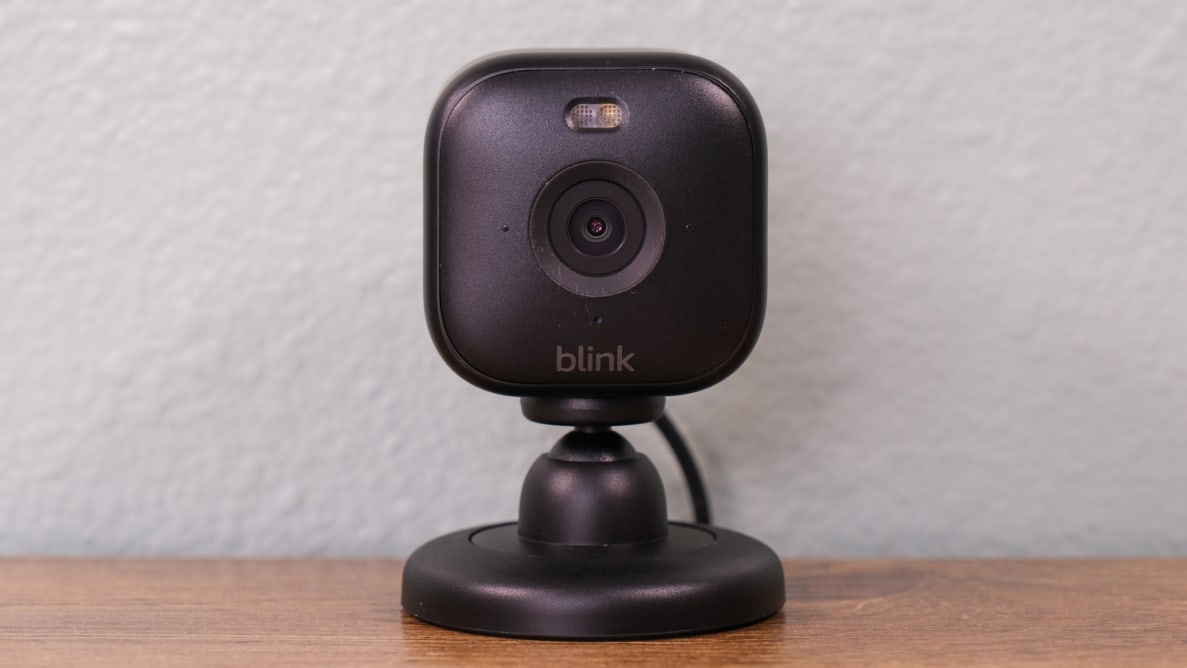 The Blink Mini 2 set up atop a table.