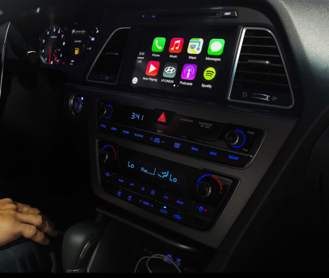 2015 Hyundai Sonata Apple CarPlay2.jpg