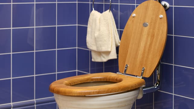 Getty-Images-blue-bathroom