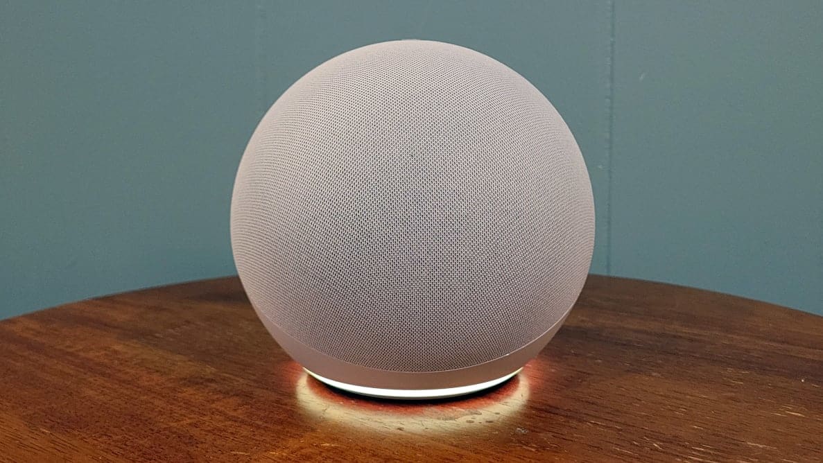 The 25 Best Smart Home Gifts in 2023: Smart Light Bulbs, Robot Vacuums, &  More