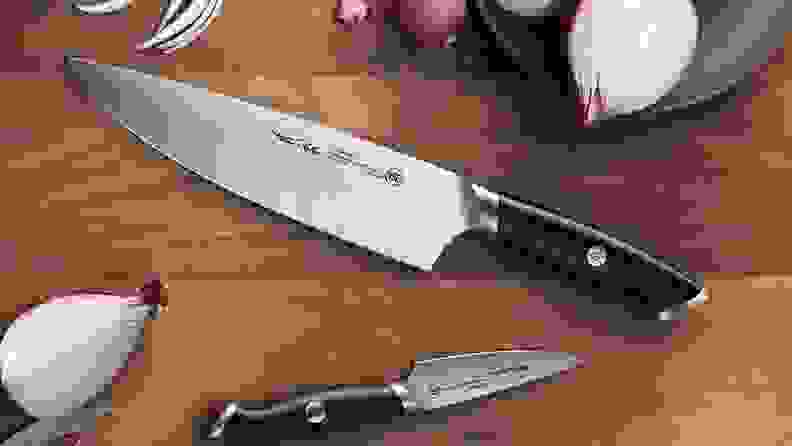 This particular set has two knives: an 8-inch chef’s knife and a 3-1/2-inch paring knife.