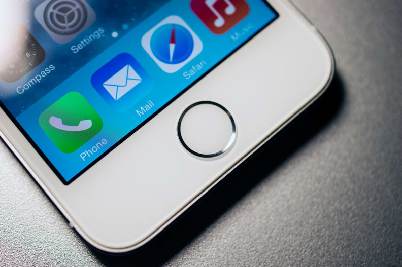 A picture of the Apple iPhone 5s' home button.