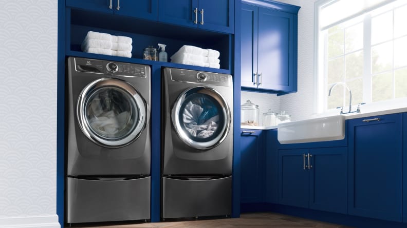 The Electrolux EFLS627UTT washing machine and EFME627UTT dryer.