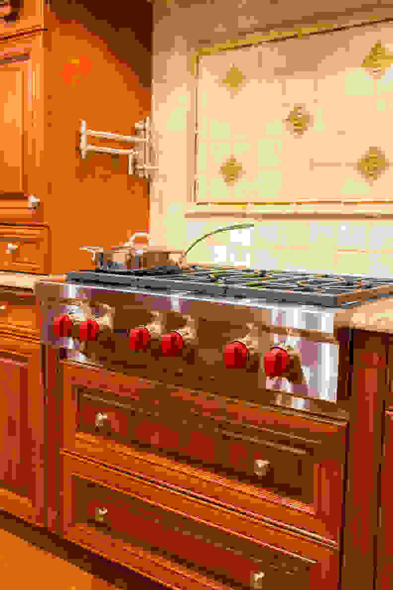 Rangetop installed in kitchen
