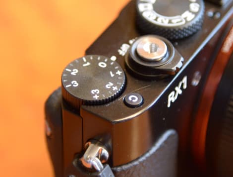 SONY_RX1_FINAL_EASE.jpg