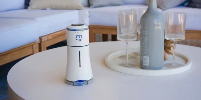 Smalt On Table