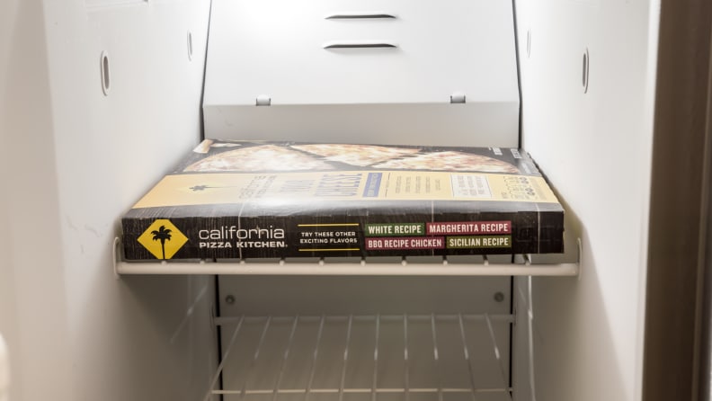 Room for large frozen pizza