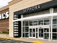 Outside of a Kohl's storefront with a Sephora beauty store inside.