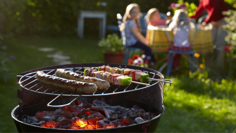 Which is better: A gas or charcoal grill? - Reviewed