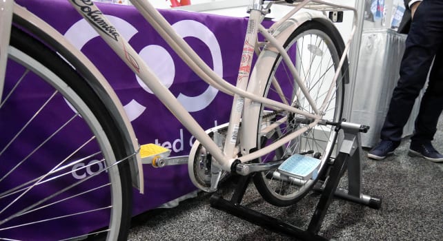 Smart Pedals on Bike