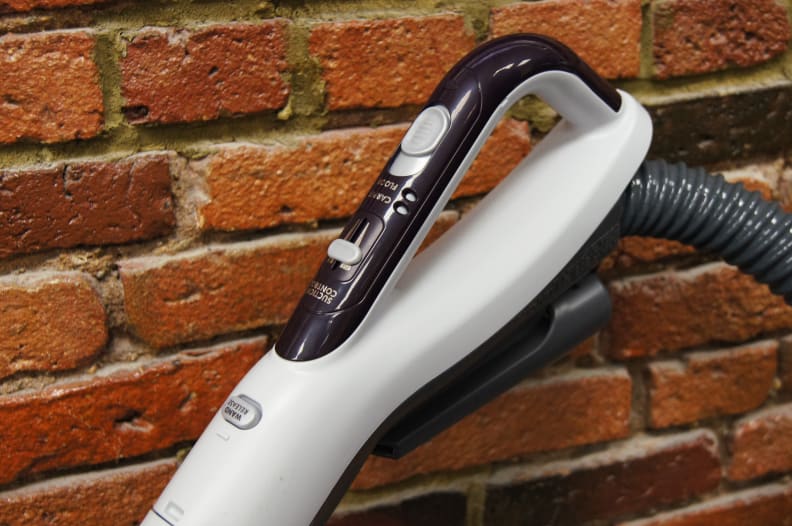 The controls are located on the handle, so no bending down.