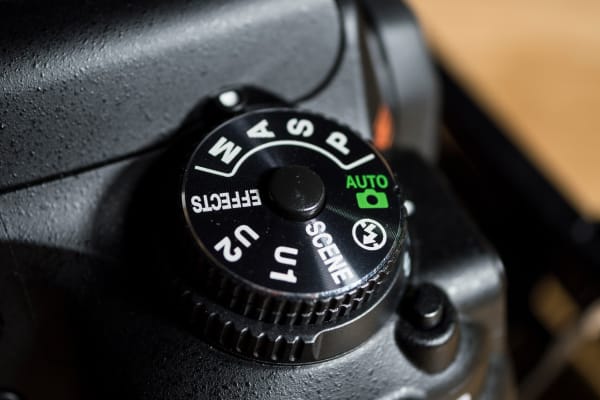 The D7500 gives you access to the primary shooting modes right on a physical dial.