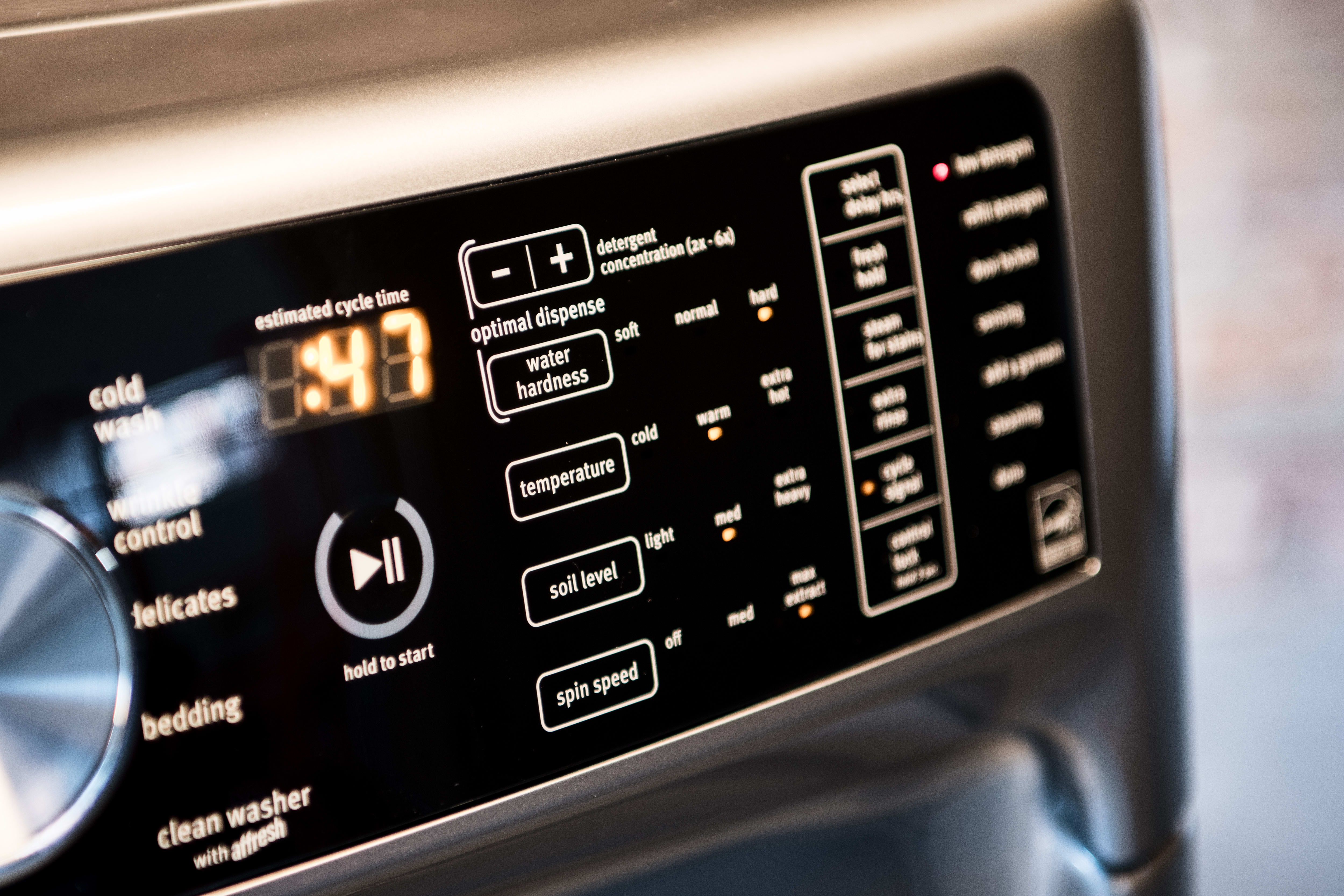 Maytag MHW8200FC and MHW8200FW frontload Washing Machine Review