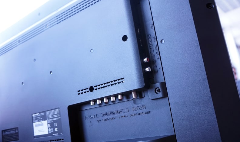 Sharp LC-32LE451U audio-video ports