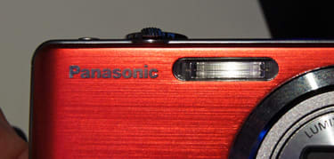 PANASONIC-FH20-flash.jpg