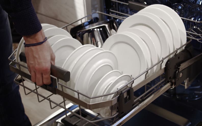 AEG ComfortLift Dishwasher review: Electrolux dishwasher actually helps you  unload the dishes - CNET