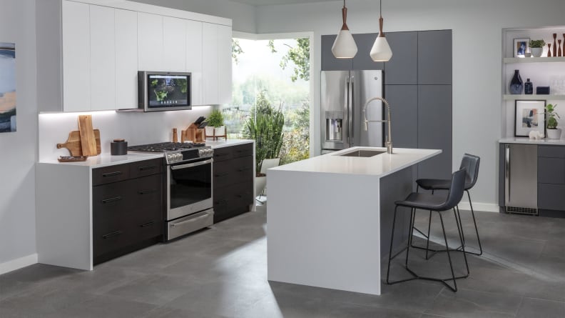 The GE Kitchen Hub can stream what you're cooking to friends and instructors to up your cuisine game.