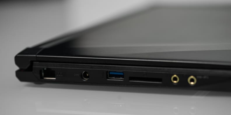 MSI GS40 Phantom Ports Left
