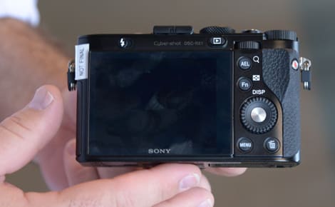 SONY_RX1_FINAL_handling2.jpg