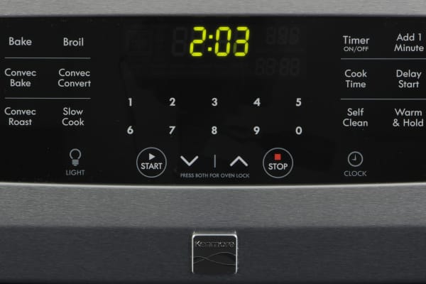 The oven controls are easy to use.