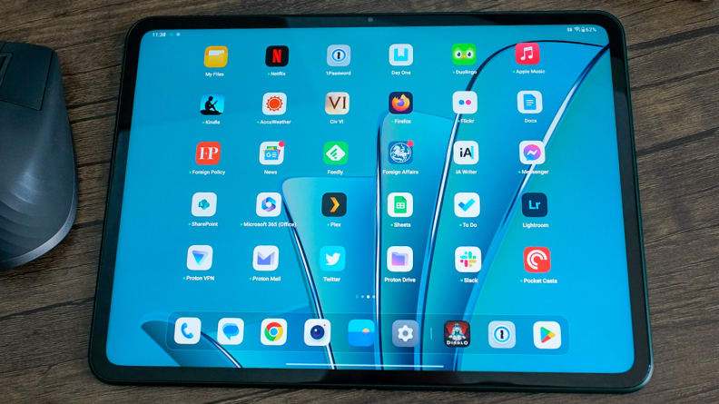 The OnePlus Pad tablet's display... on display.