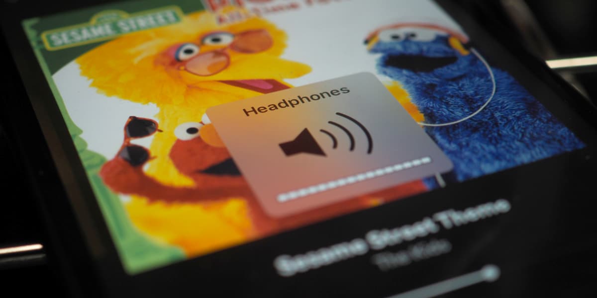You Should Never Let Your Kids Use Your Earbuds Here S Why Reviewed You Should Never Let Your Kids Use Your Earbuds Here S Why Reviewed