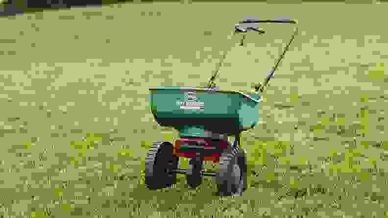 This spreader makes it quick and easy to apply fertilizer.