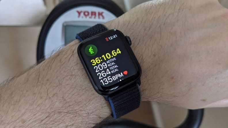 Apple Watch Series 7 vs. Apple Watch SE