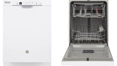 The GE Appliances GDF630PGMWW dishwasher