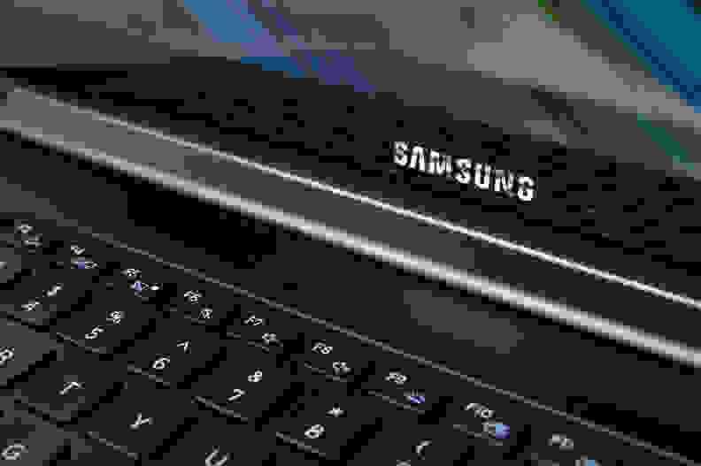 A photograph of the Samsung ATIV Book 9 2014 Edition's reflectivity.